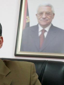حسين الشيخ ينفي وقف رواتب الموظفين في قطاع غزة