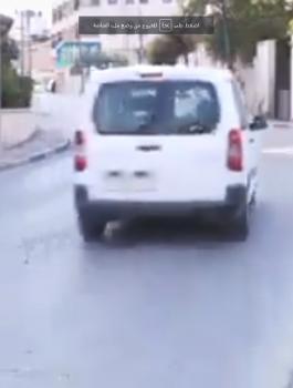 سائق مركبة يعرض حياة صحفية للخطر 