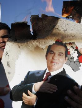  أول ظهور للرئيس التونسي الأسبق زين العابدين في حفل زفاف ابنته