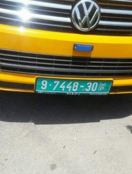 ضبط مركبة عمومية في نابلس 