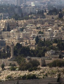 اغلاق مؤسسات فلسطينية بالقدس 