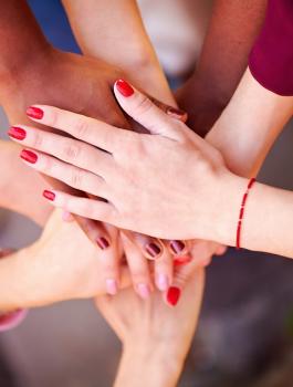 النساء معرضات للموت 