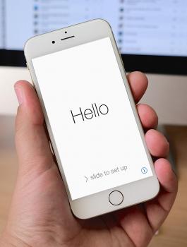 أسماء هواتف آبل الجديدة 