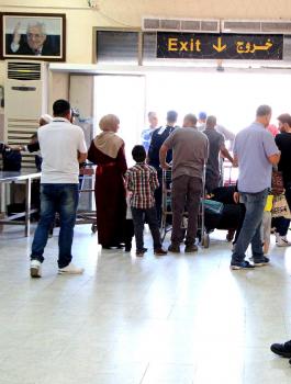 معبر الكرامة 