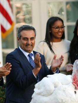 اوباما والديك الرومي 