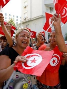 supporters-candidat-youssef-chahed-reuters