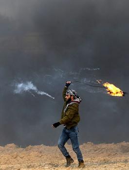 اصابات في مواجهات مع الاحتلال بقطاع غزة 