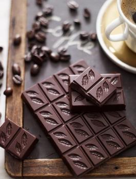 الشوكولا والفتيات 