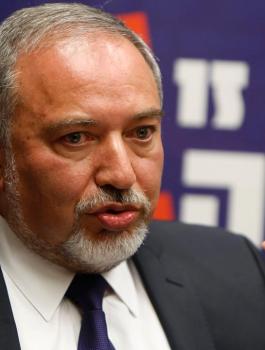 ليبرمان يدعو رؤوساء الدول العربية إلى زيارة القدس كما فعل السادات