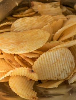 البطاطس والنقانق 