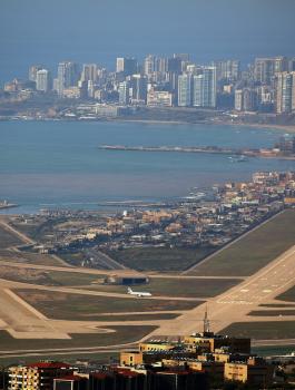 مطار بيروت الدولي والطائرات السورية والايرانية 