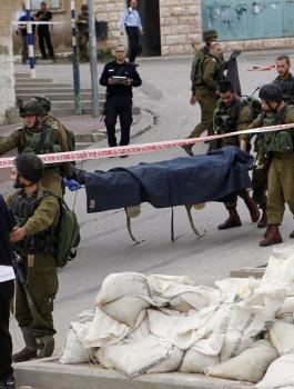 حاخام متطرف يدعو إلى الاجهاز على الجرحى الفلسطينيين وإعدامهم