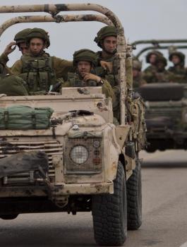 تعرض قوة اسرائيلية لإطلاق قذائف