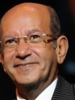 الفنان لطفي لبيب يتعرض لجلطة ويجري جراحة في المخ!