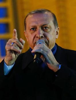 أردوغان: البعض يريد تعليقنا على أعواد المشانق