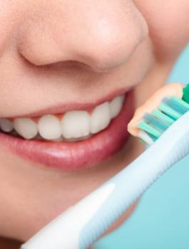 تنظيف الاسنان والاخطاء 