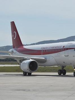 اردوغان يرسل طائرة الى صديقه السوداني 