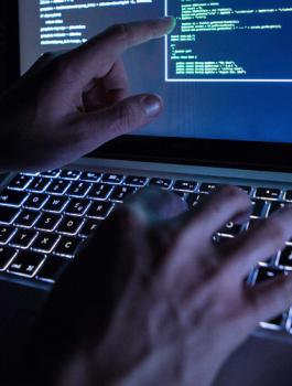 هجمات الكترونية 