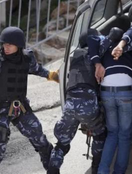 اطلاق النار على محل تجاري  في نابلس 