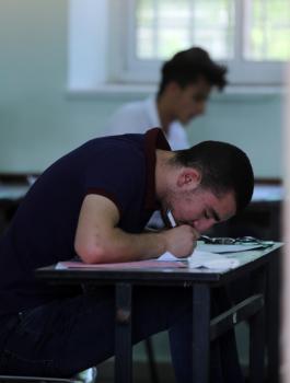 طلاب الثانوية العامة في فلسطين 