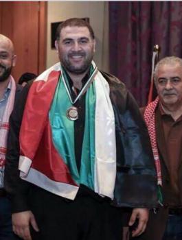 فلسطيني يحصد  ثلاث برونزيات