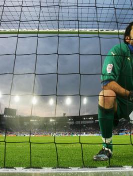 بوفون يصل فرنسا