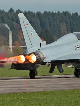 Eurofighter-Typhoon-German-Air-Force-30+42-Emmen-Ef-4_V1