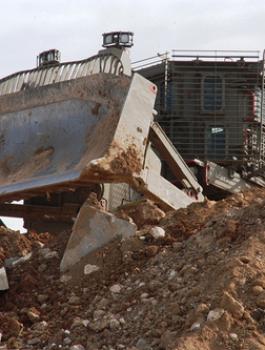 تجريف اراضي المواطنين في عرابة 