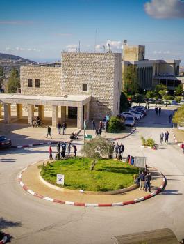 اخلاء ىجامعة بيرزيت 