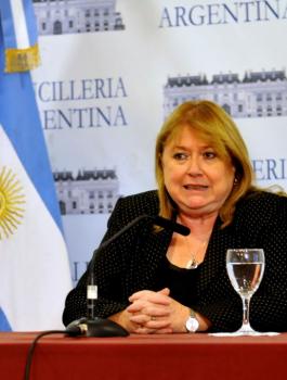 V-15-Política-chica-1-1024x680