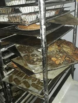 إغلاق معمل للحلويات بداخله مواد منتهية الصلاحية في الخليل