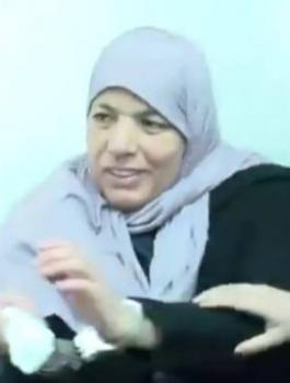 والدة الشهيد اشرف نعالوة 