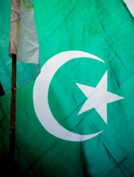 pakistani-flag-853513826-5bfdc36846e0fb0026569760