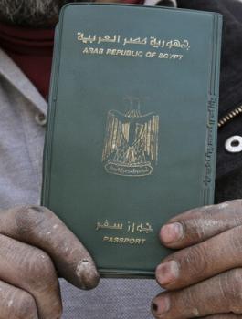 اسقاط الجنسية عن مصريين 