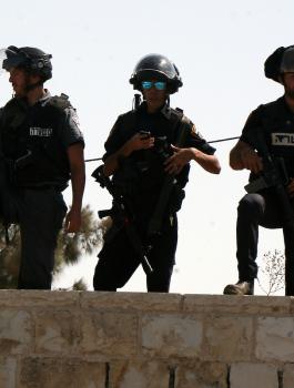 حظر نشاطات السلطة في القدس 