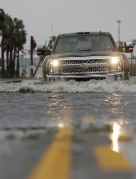  24 مليار دولار خسائر أمريكا جراء إعصار "هارفي"