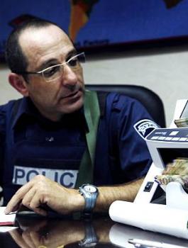 اعتقالات ومصادر اموال الفلسطينيين 