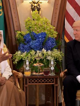 أمير الكويت يلتقي ترامب في واشنطن 