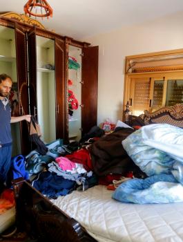 مداهمة منازل في الخليل 