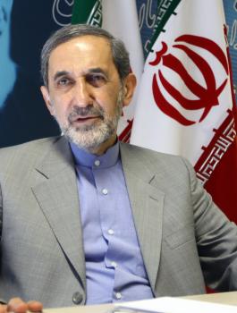 o-ALI-KHAMENEI-ALI-AKBAR-VELAYATI-facebook