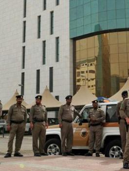 gal.Saudi.policemen_-1_-1