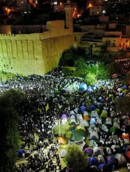 المستوطنون والحرم الابراهيمي الشريف 