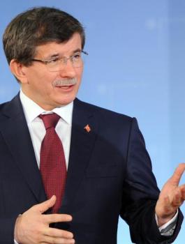 Tuerkischer-Aussenminister-Ahmet-Davutoglu-2-