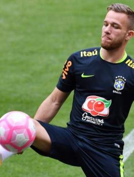 البرازيلي آرثر ميلو 