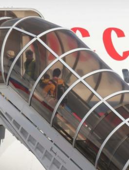 طرد دبلوماسيين روس