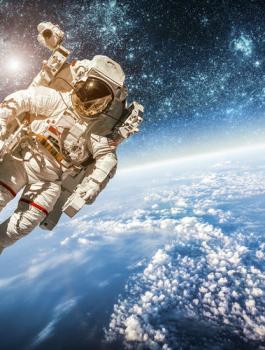 ما هو راتب رائد الفضاء الذي يعمل في ناسا ؟