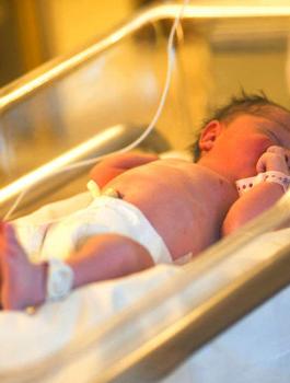 ولادة طفلة من 3 آباء 