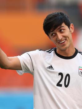 لاعب إيراني يعتزل اللعب دولياً بسبب الإهانات