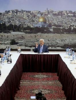 القيادة ونقل السفارة الامريكية الى القدس 