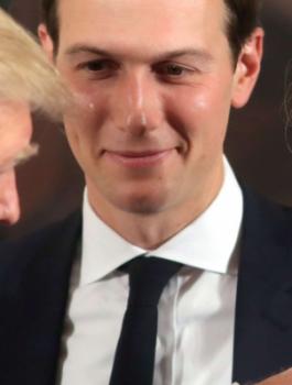 ترمب يعزل مستشاره من مجلس الامن القومي